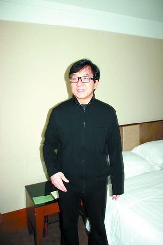 成龍很有親和力。本組圖/重慶晨報(bào)記者凃源