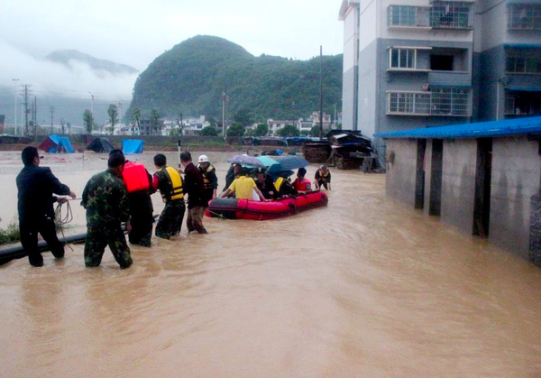 貴州多地持續(xù)強降雨-商鋪民房被淹-5