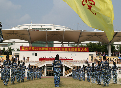 新生因“慶軍訓(xùn)結(jié)束”被扔進湖里溺亡1