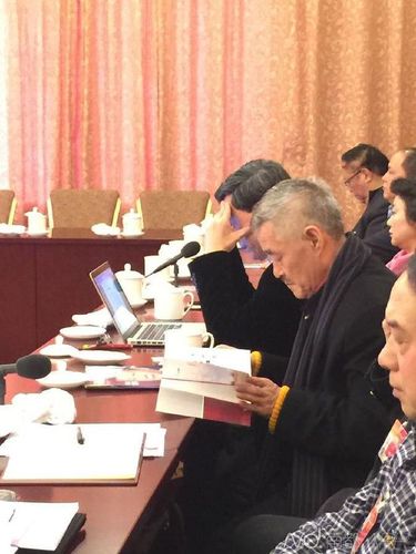 今日（4日）下午，趙本山出席政協(xié)文藝組小組討論，在整個下午的討論中，都沒有發(fā)言。南都記者龍玉琴攝