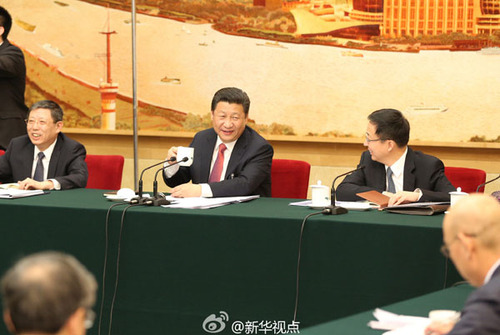 新華網(wǎng)北京3月5日電　據(jù)新華社“新華視點(diǎn)”微博報(bào)道，3月5日下午，習(xí)近平來到他所在的十二屆全國人大三次會(huì)議上海代表團(tuán)參加審議。