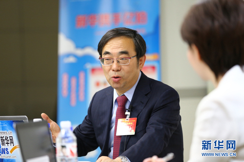 2015年3月7日，全國人大代表、江蘇恒瑞醫(yī)藥股份有限公司董事長孫飄揚(yáng)做客新華會客廳。新華網(wǎng) 賈振 攝
