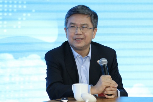 全國人大代表、南開大學校長龔克做客“兩會大家談”。 李延兵 攝