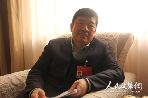 全國(guó)人大代表、江蘇省副省長(zhǎng)徐鳴。（攝影：未來(lái)網(wǎng) 陳勵(lì)） - 副本 拷貝
