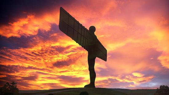 安東尼?葛姆雷，《北方的天使》（1994-8）圖片： ? Antony Gormley and Gateshead Council.