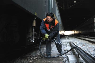 鐵路春運(yùn)1月30日進(jìn)高峰客流高峰期至2月7日（圖）