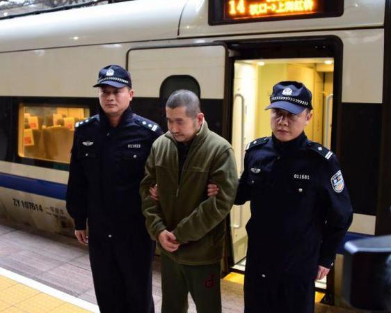 美媒：中國(guó)抓捕的738名外逃嫌犯41%被親人勸說(shuō)回國(guó)