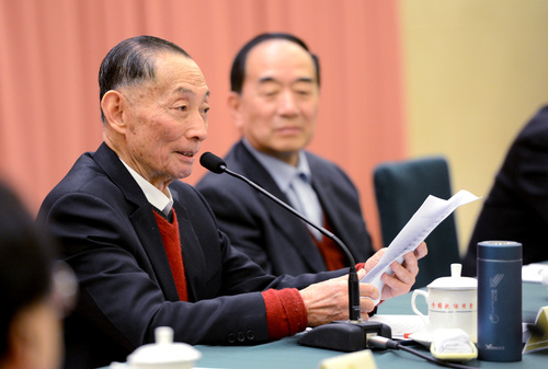 全國政協(xié)京昆室成立30年座談會現(xiàn)場全國政協(xié)委員、京昆室副主任梅葆玖委員發(fā)言 (1)
