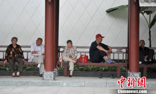 聚焦扶貧、養(yǎng)老等熱點民主黨派建言“十三五”