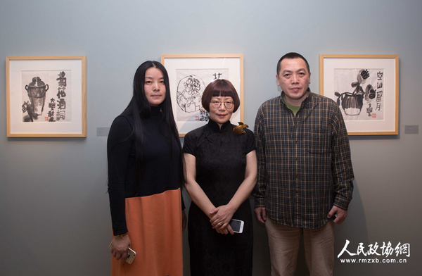 展覽統(tǒng)籌陳衍、董慧萍與中央美院副教授李帆