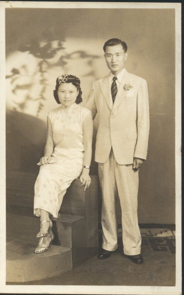 1941年7月，葛庭燧與何怡貞在上海結(jié)婚時(shí)的合影。