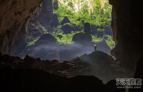 探秘越南最大洞穴 通往地心的通道？(圖)