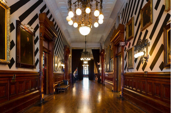 Work No。 798。 ‘Emulsion on wall’ from Martin Creed‘s summer installation THE BACK DOOR at Park Avenue Armory， June 9 - August 7， 2016。 （Photo： James Ewing）