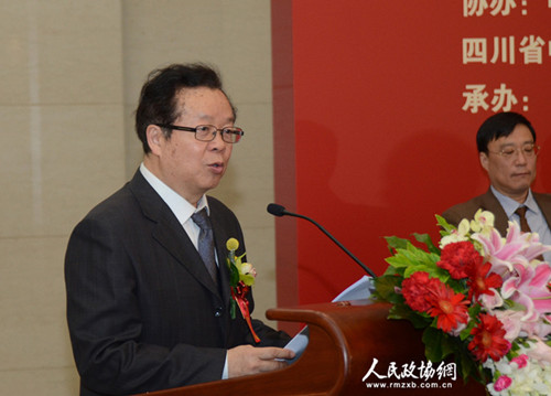 全國(guó)政協(xié)委員馮雙白