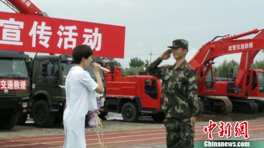 抗洪公益歌曲《又見到你》主創(chuàng)團(tuán)隊(duì)走進(jìn)抗洪部隊(duì)