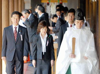 稻田朋美:作為防相無(wú)法參拜靖國(guó)神社 內(nèi)心非常復(fù)雜