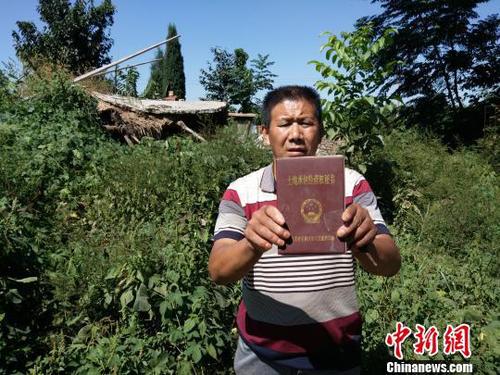 石家莊高新區(qū)百畝耕地遭強(qiáng)占 村民被打殘后棄荒野