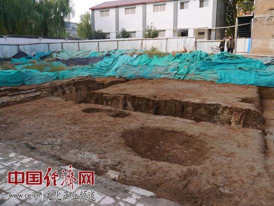 洛陽六中發(fā)現(xiàn)的隋唐洛陽城宮城東墻遺址 中國經(jīng)濟(jì)網(wǎng)記者成琪/ 攝
