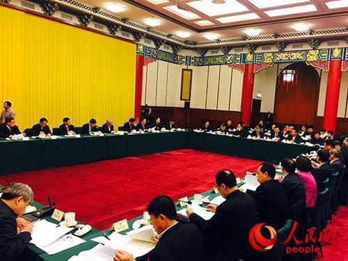 3月8日下午，全國(guó)政協(xié)十二屆五次會(huì)議舉行提案辦理協(xié)商會(huì)。（人民網(wǎng)趙艷紅攝）