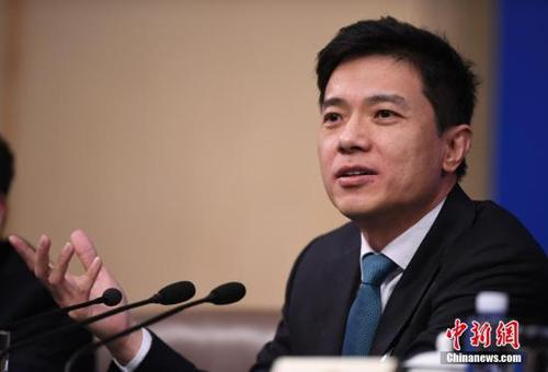 資料圖 李彥宏回答記者提問。<a target='_blank' href='http://www.chinanews.com/'>中新社</a>記者 侯宇 攝