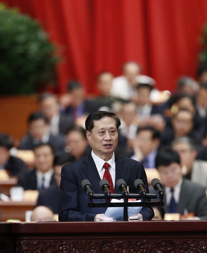 趙曉勇委員作《以安居就業(yè)導向人口城鎮(zhèn)化》的發(fā)言