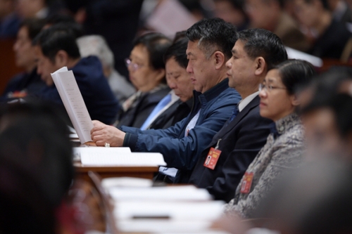 這是委員在聽會。新華社記者 王建華攝