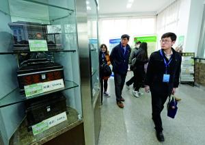 骨灰盒的價(jià)格分為惠民價(jià)等幾種。