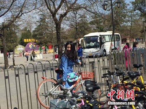 越來越多的用戶開始使用共享單車。<a target='_blank' href='http://www.chinanews.com/' >中新網(wǎng)</a> 吳濤 攝