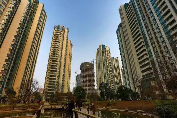 北京二手房價(jià)20個(gè)月來首跌 媒體:樓市這回真冷了