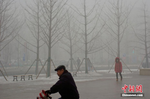 資料圖：天津重度霧霾再現(xiàn)。<a target='_blank' href='http://www.chinanews.com/'>中新社</a>記者 佟郁 攝