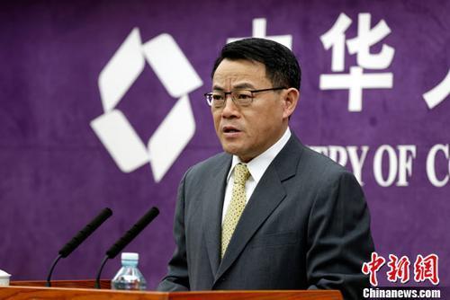 商務(wù)部新聞發(fā)言人孫繼文(資料圖)。中新社記者 李慧思 攝