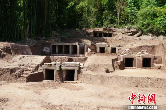 重慶發(fā)現(xiàn)宋明墓葬群出土完整宋代琉璃簪（圖）