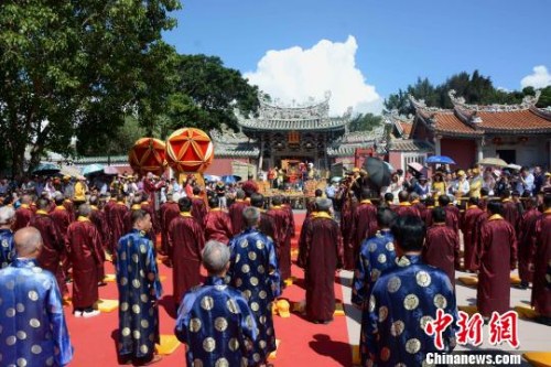 圖為祭祀慶典活動?！埥鸫?攝