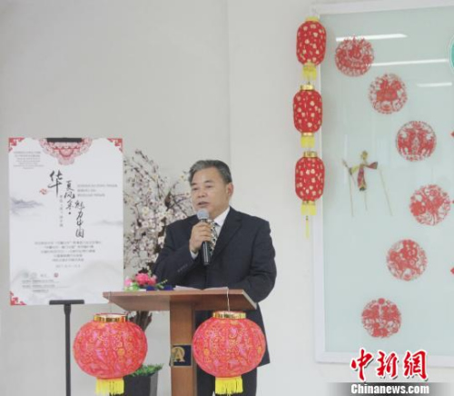 圖為該校孔子學(xué)院中方院長肖祥忠致辭。　林永傳 攝