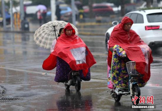 近日，隨著冷空氣的抵達(dá)，西安天氣陰冷。<a target='_blank' href='http://www.chinanews.com/'>中新社</a>記者 張遠(yuǎn) 攝