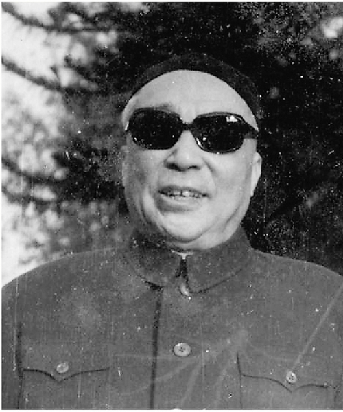 謝稚柳（1910－1997年）原名稚，字稚柳，后以字行。晚號(hào)壯暮翁，齋名魚飲溪堂、杜齋、煙江樓、苦篁齋等。