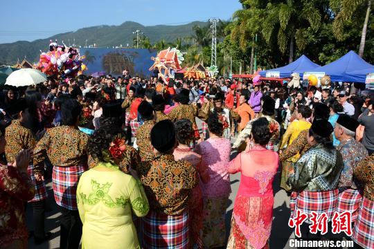 中國(guó)僑網(wǎng)12月30日，第五屆東南亞風(fēng)味美食展銷活動(dòng)在常山東南亞風(fēng)情美食一條街舉辦?！埥鸫āz