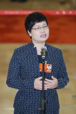 （12）全國政協(xié)委員接受采訪