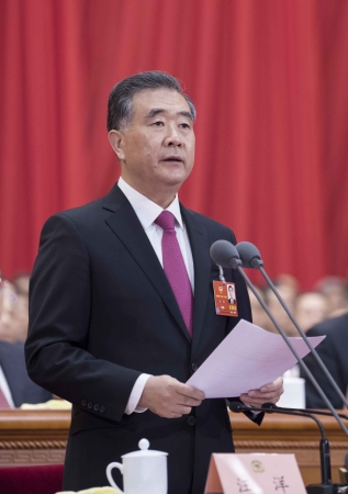 3月3日，中國人民政治協(xié)商會(huì)議第十三屆全國委員會(huì)第一次會(huì)議在北京人民大會(huì)堂開幕。汪洋主持開幕會(huì)。新華社記者李濤攝