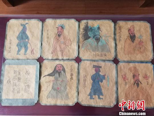 8幅壁畫藍(lán)本底稿的尺寸規(guī)格大致相同，長約29厘米、寬約26厘米　李吉毅 攝