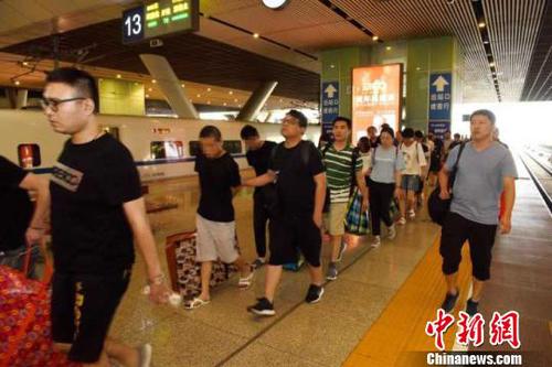 圖為，抓捕現(xiàn)場(chǎng) 唐時(shí)杰 攝