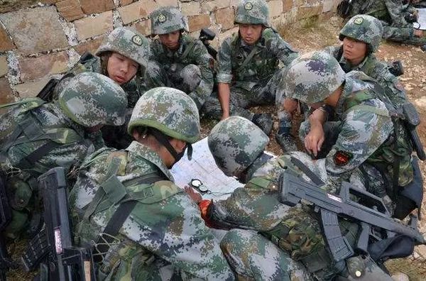 俠客島:陸軍搞了場(chǎng)考試 考試是13個(gè)集團(tuán)軍的軍長