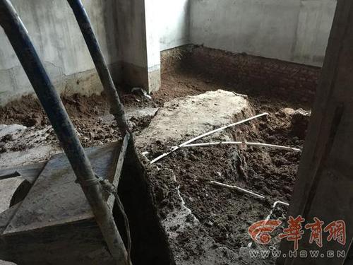 小區(qū)一樓住戶為建復式向下挖 物業(yè):不要緊可以挖