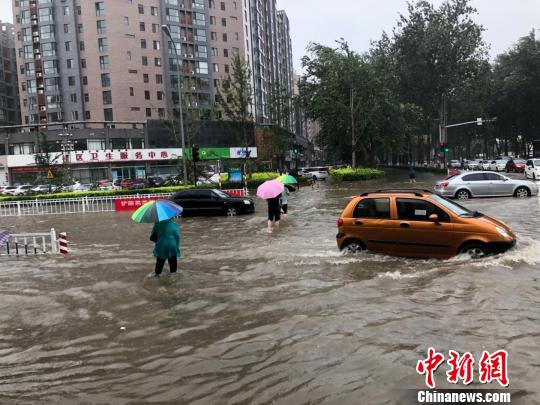 臺風(fēng)“安比”過境河北滄州、廊坊暴雨致部分區(qū)域積水嚴重