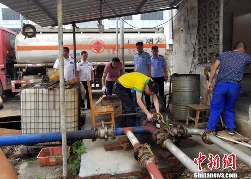 廣西抓獲銷售劣質(zhì)柴油嫌犯32人:日走貨150至300噸