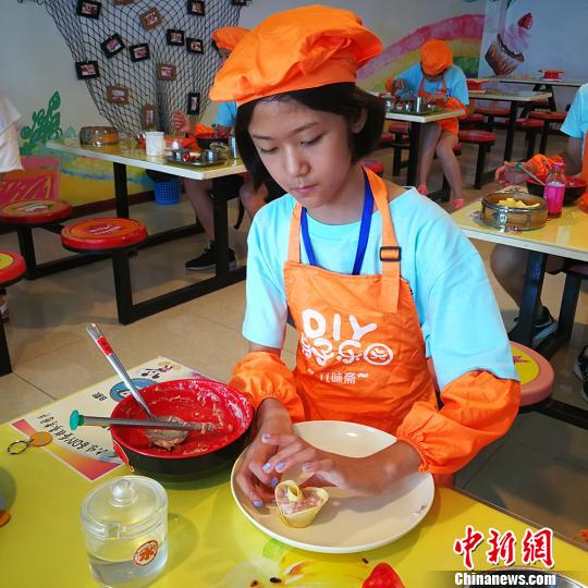 營員姚子煊告訴記者，要做好中華文化的傳播使者?！罱苡?攝