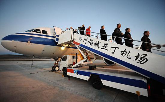 2012年，四川稻城，世界上海拔最高的民航機場啟用。