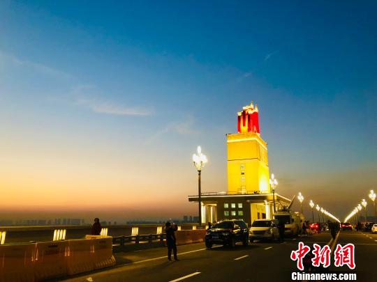 南京長(zhǎng)江大橋開通在即：外地號(hào)牌車輛全天禁行
