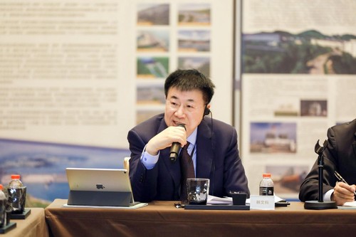 國際清潔能源論壇副理事長、發(fā)改委能源所研究員韓文科在第七屆國際清潔能源論壇上表示，我們坐在同一條船上，要共同挽救地球。