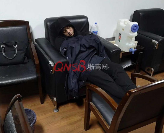 只因抓捕后做了這件事，公安局給這位民警發(fā)了一張“紅牌”